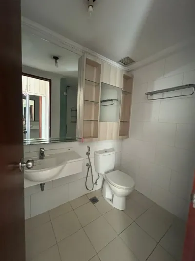 Cari Apartemen 2BR? Apartemen Waterplace Semi Furnished Bisa Jadi Pilihan! - Surabaya - Galeri 2