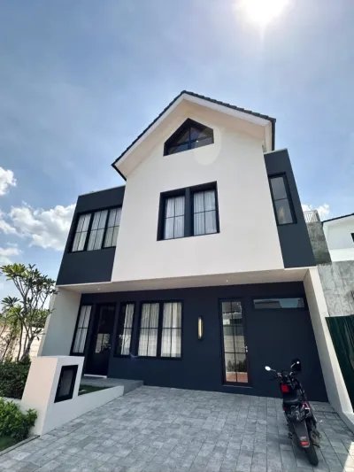 Rumah Surabaya Barat Premium lebar 9 2M an dekat pintu Tol