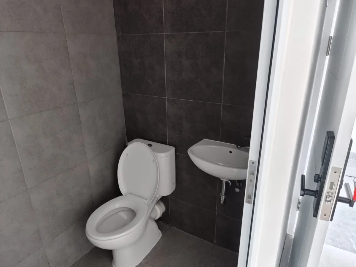 Dijual Apartemen Westown View 2BR – Luas & Nyaman - Surabaya Barat - Galeri 11