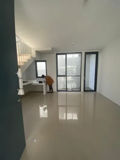 Dijual Rumah 2 Lantai Royal Residence Serenade, Siap Huni & Lokasi Strategis  - Galeri 2