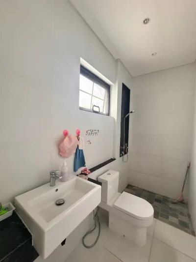 DIJUAL RUMAH BAGUS SIAP HUNI DI GRAND KENJERAN – TYPE CASTELLA  - Galeri 9