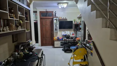 DIJUAL RUMAH FULL FURNISH 2 LANTAI DI TAMAN PONDOK INDAH SURABAYA  - Galeri 5