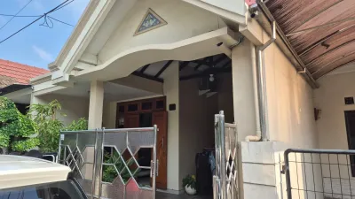 DIJUAL RUMAH FULL FURNISH 2 LANTAI DI TAMAN PONDOK INDAH SURABAYA  - Galeri 7