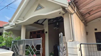 DIJUAL RUMAH FULL FURNISH 2 LANTAI DI TAMAN PONDOK INDAH SURABAYA  - Galeri 9