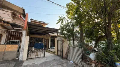 DIJUAL RUMAH JAJAR TUNGGAL SELATAN (PERUMAHAN DARMO SENTOSA RAYA), SURABAYA BARAT - Galeri 7