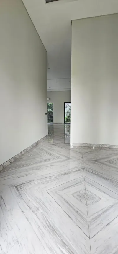 Dijual Rumah Lisbon Pakuwon Indah LT 15x25 – Hunian Mewah di Kawasan Elite Surabaya Barat  - Galeri 2