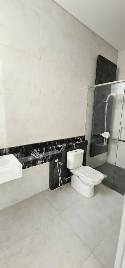 Dijual Rumah Lisbon Pakuwon Indah LT 15x25 – Hunian Mewah di Kawasan Elite Surabaya Barat  - Galeri 12