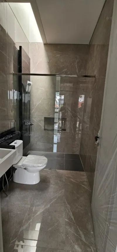 Dijual Rumah Lisbon Pakuwon Indah LT 15x25 – Hunian Mewah di Kawasan Elite Surabaya Barat  - Galeri 15