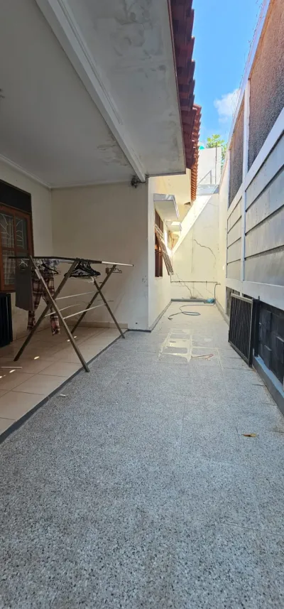 DIJUAL RUMAH LUAS SIAP HUNI LT 350 - SURABAYA - Galeri 7