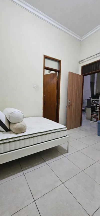 DIJUAL RUMAH LUAS SIAP HUNI LT 350 - SURABAYA - Galeri 8