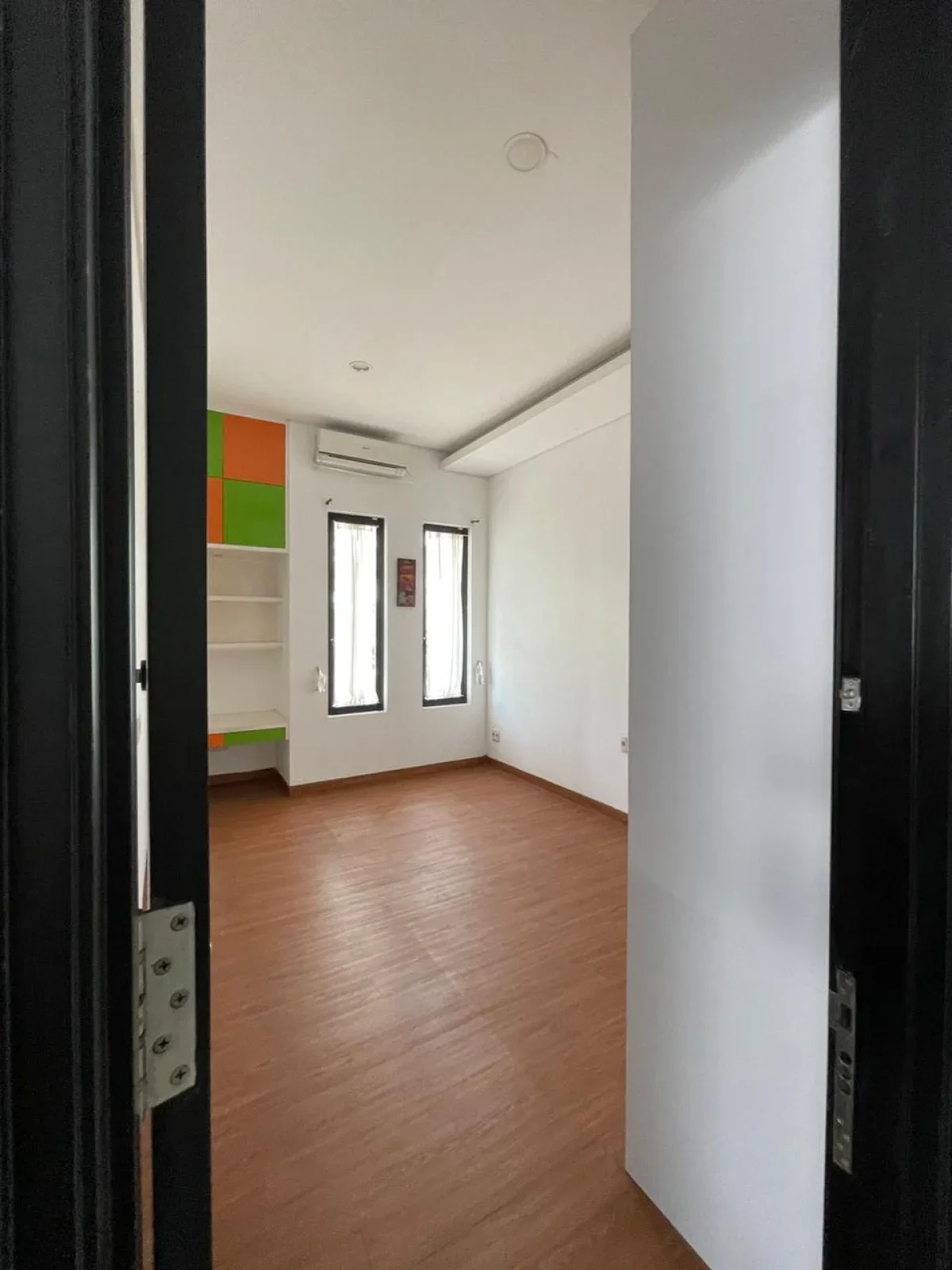 Dijual Rumah Mewah Full Furnished!-  Virginia Regency Pakuwon City Surabaya - Desain Elegan & Luas - Galeri 15