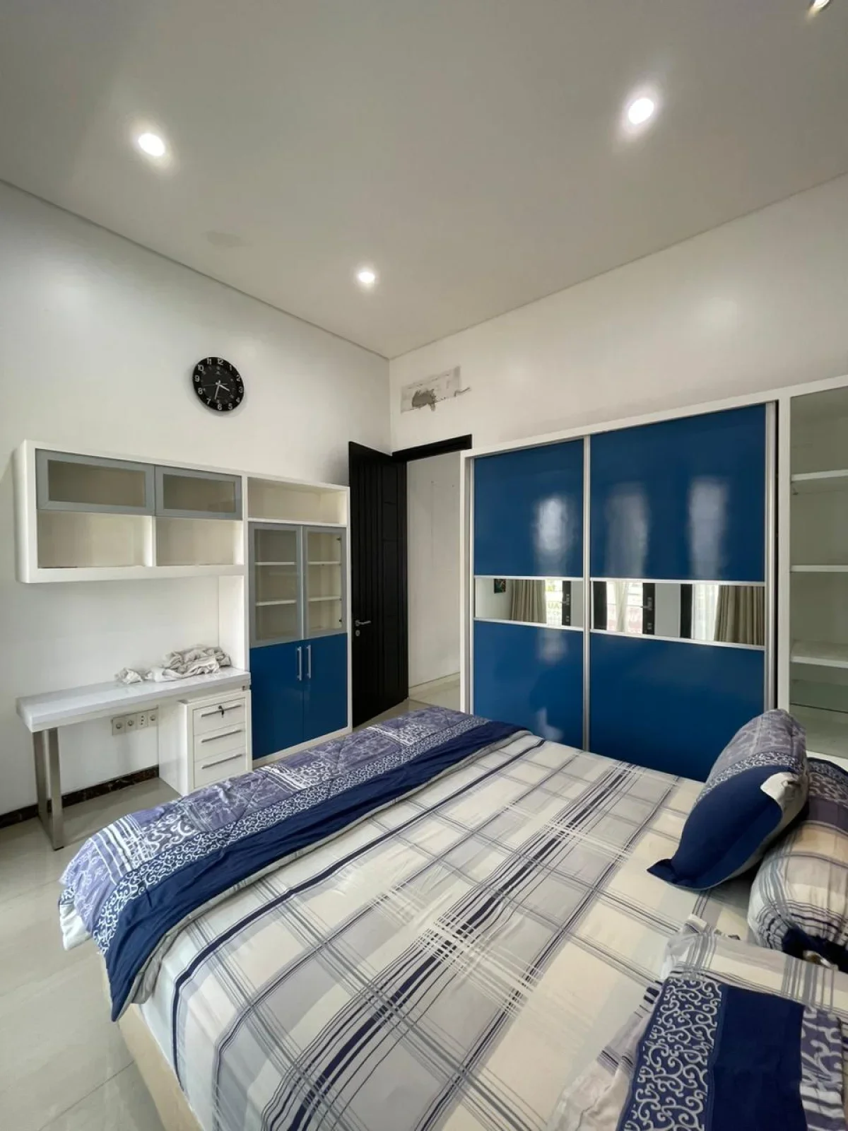 Dijual Rumah Mewah Full Furnished!-  Virginia Regency Pakuwon City Surabaya - Desain Elegan & Luas - Galeri 19