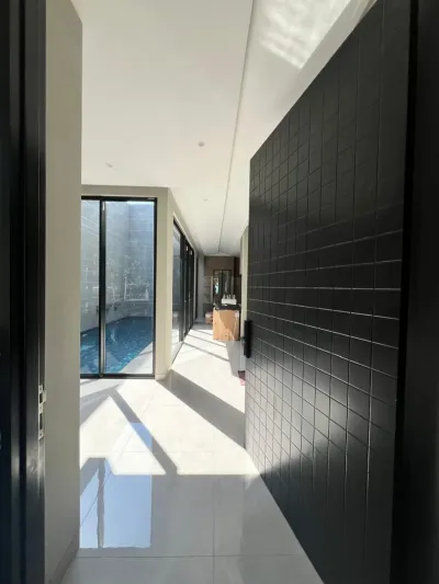 DIJUAL RUMAH MEWAH PELICAN HILL – FULL FURNISH + INTERIOR ELEGAN + KOLAM RENANG, SIAP HUNI!  - Galeri 4