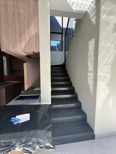 DIJUAL RUMAH MEWAH PELICAN HILL – FULL FURNISH + INTERIOR ELEGAN + KOLAM RENANG, SIAP HUNI!  - Galeri 9