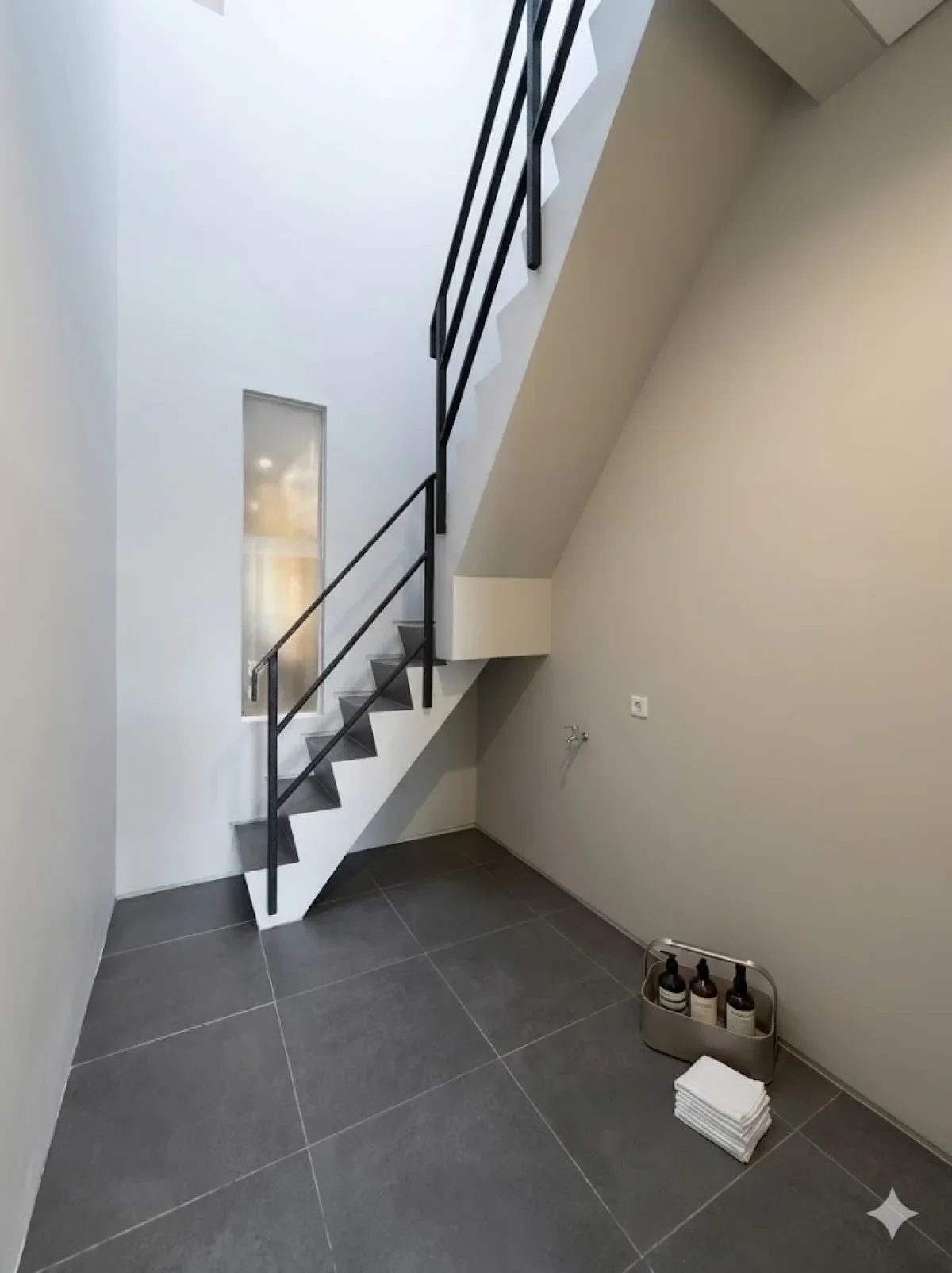 “Eksklusif! Palma Grandia Arden - Rumah Cantik di Lingkungan Elite CitraLand- Akses Cepat ke Tol & Kota Surabaya! - Galeri 4