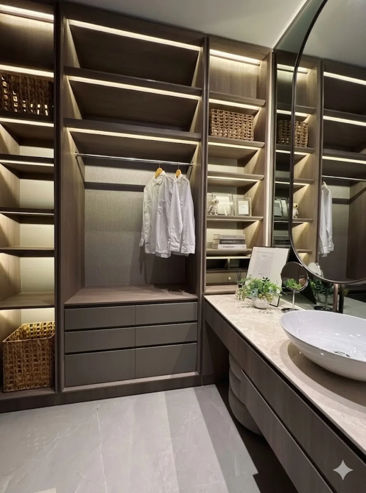 “Eksklusif! Palma Grandia Arden - Rumah Cantik di Lingkungan Elite CitraLand- Akses Cepat ke Tol & Kota Surabaya! - Galeri 6