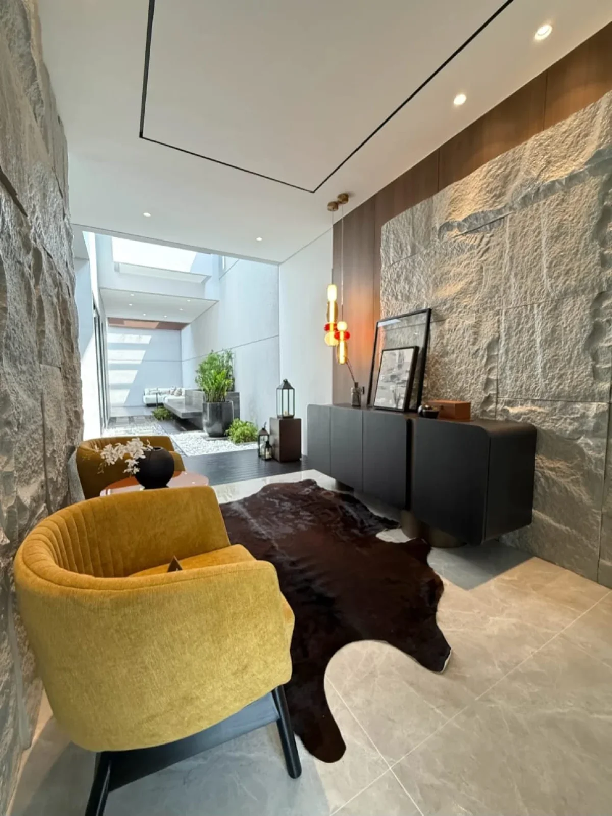 Rumah Modern Basement Citraland Moisanite Surabaya Barat - dekat Gwalk dan Universitas Ciputra  - Galeri 3