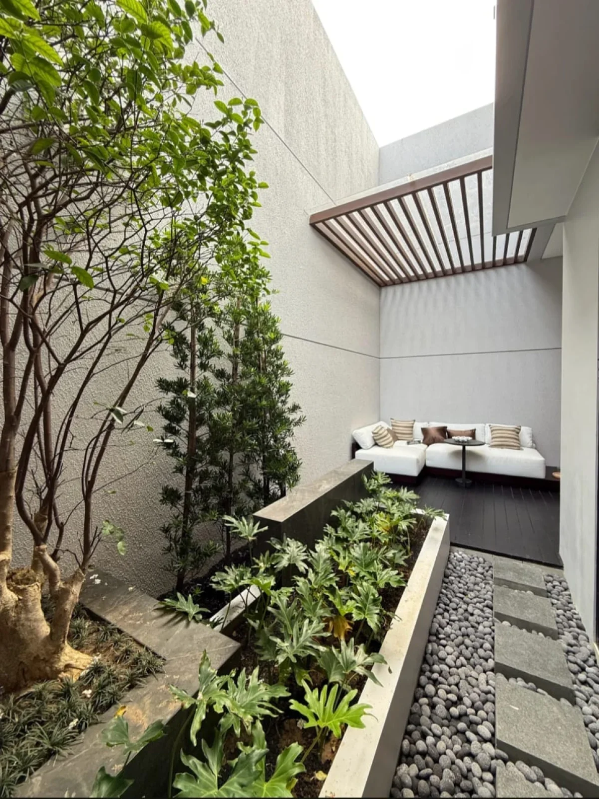 Rumah Modern Basement Citraland Moisanite Surabaya Barat - dekat Gwalk dan Universitas Ciputra  - Galeri 6