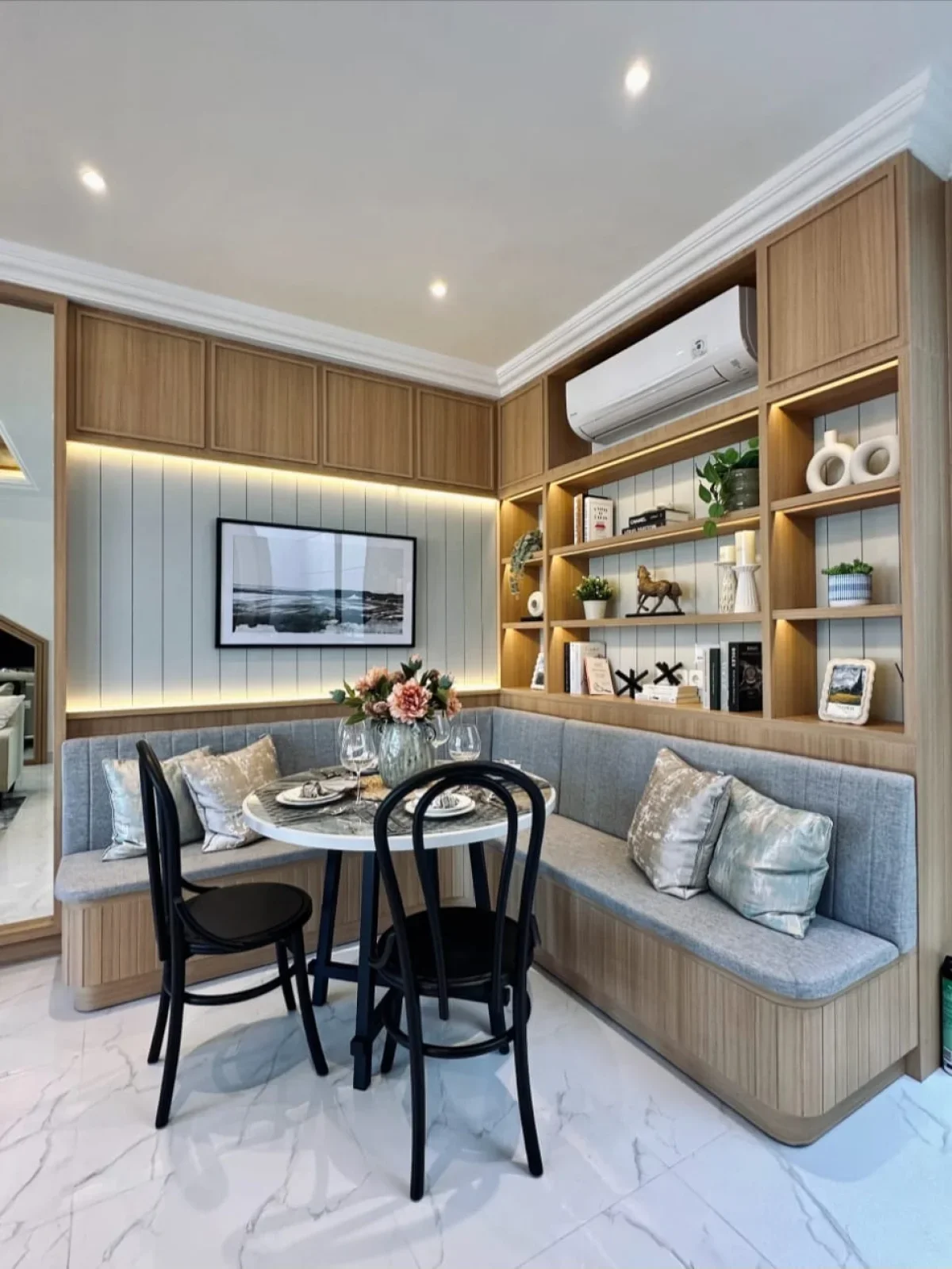 Rumah Surabaya Barat Premium lebar 9 2M an dekat pintu Tol - Galeri 3