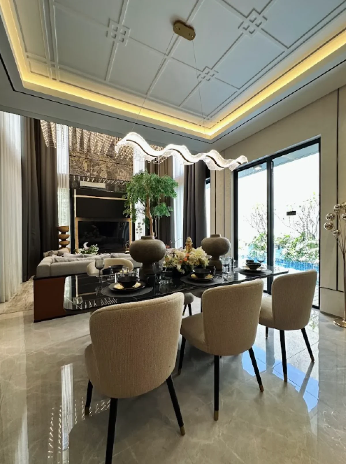 Hunian Mewah - Living Luxurious dengan Kolam Renang Eksklusif - Stonegate Park Surabaya CitraLant TipeHelenium  - Galeri 5