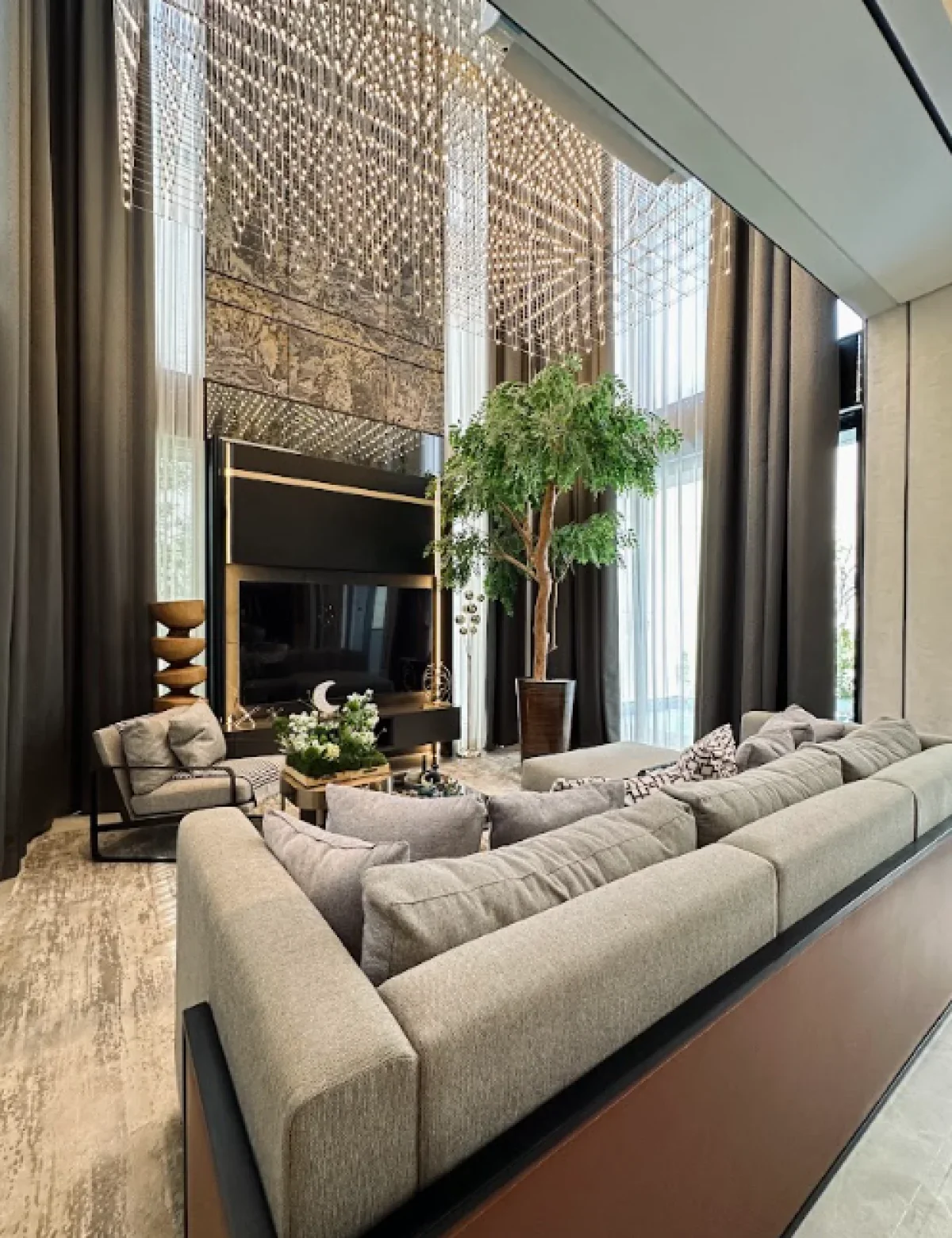 Hunian Mewah - Living Luxurious dengan Kolam Renang Eksklusif - Stonegate Park Surabaya CitraLant TipeHelenium  - Galeri 10