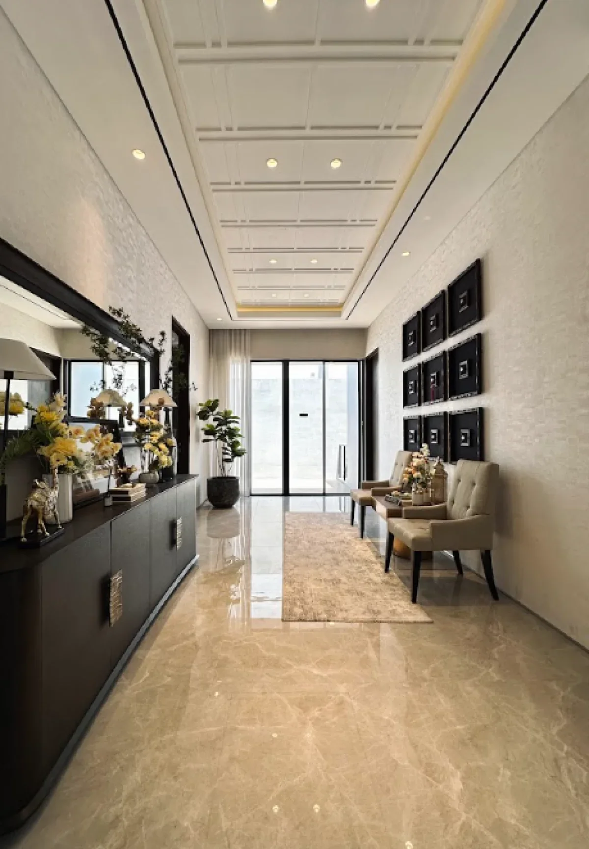 Hunian Mewah - Living Luxurious dengan Kolam Renang Eksklusif - Stonegate Park Surabaya CitraLant TipeHelenium  - Galeri 14