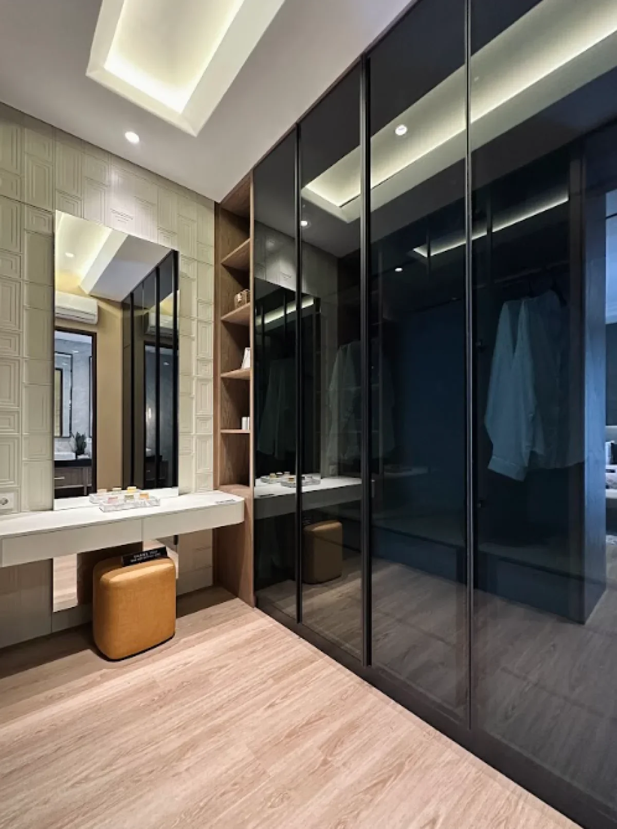 Hunian Mewah - Living Luxurious dengan Kolam Renang Eksklusif - Stonegate Park Surabaya CitraLant TipeHelenium  - Galeri 15