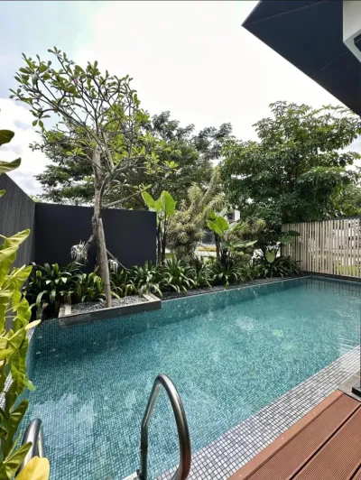 Rumah Amega Kolam Renang Pool lebar 10 atau 12 Barat Surabaya dekat Citraland - Galeri 2