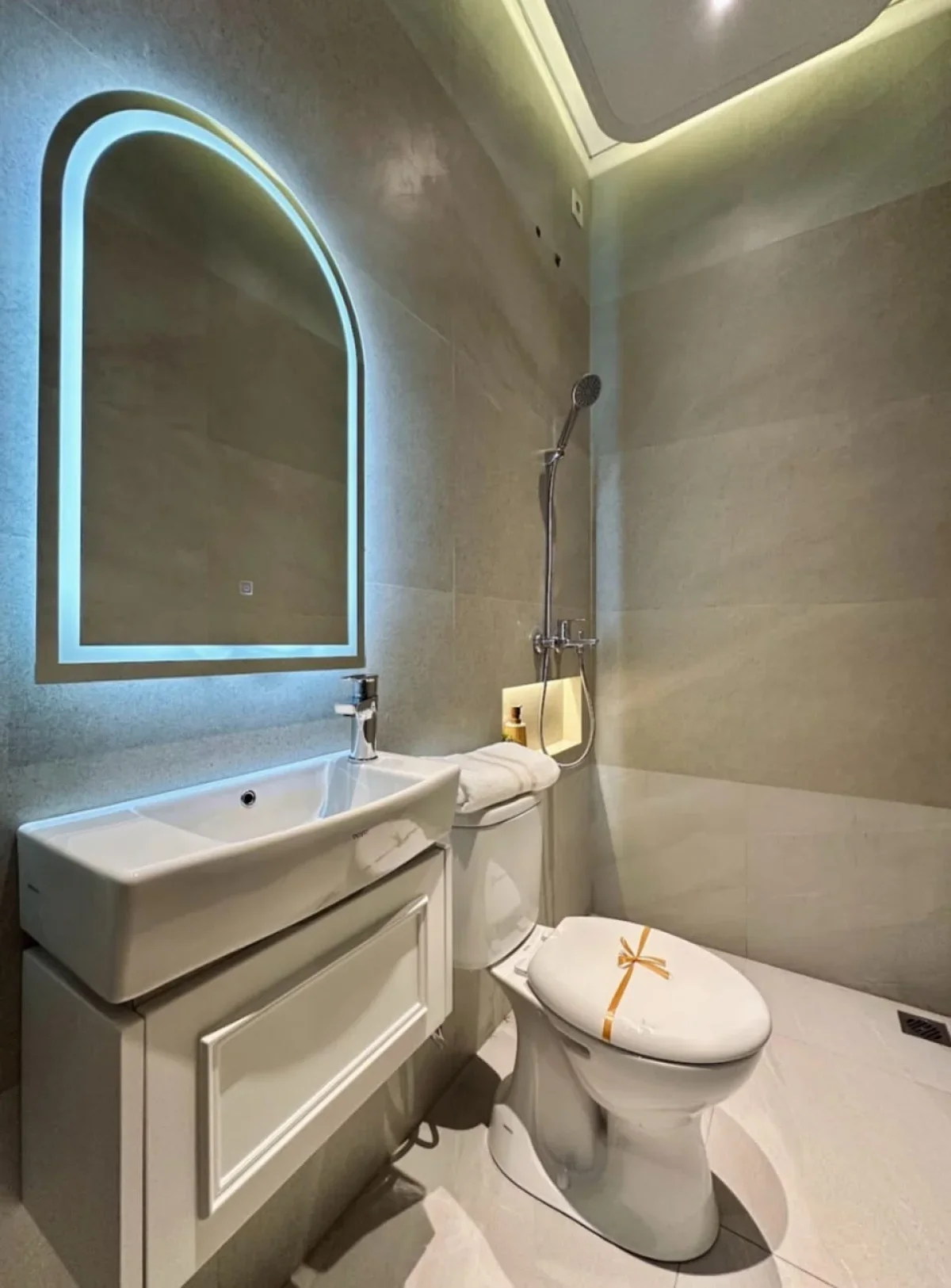 Rumah American Classic Mansion Nine tipe Grand Carla Surabaya area Lakarsantri - Galeri 6