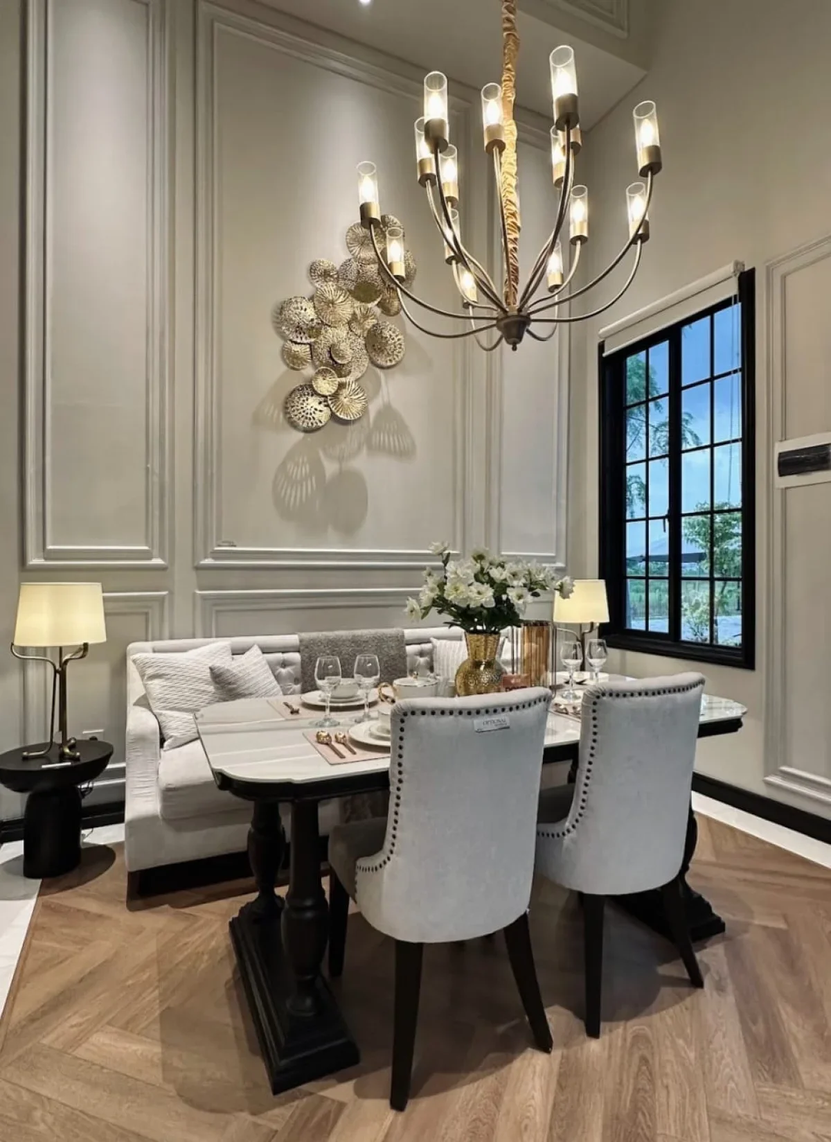 Rumah American Classic Surabaya Mansion Nine tipe Diana dekat Univ Ciputra - Galeri 6