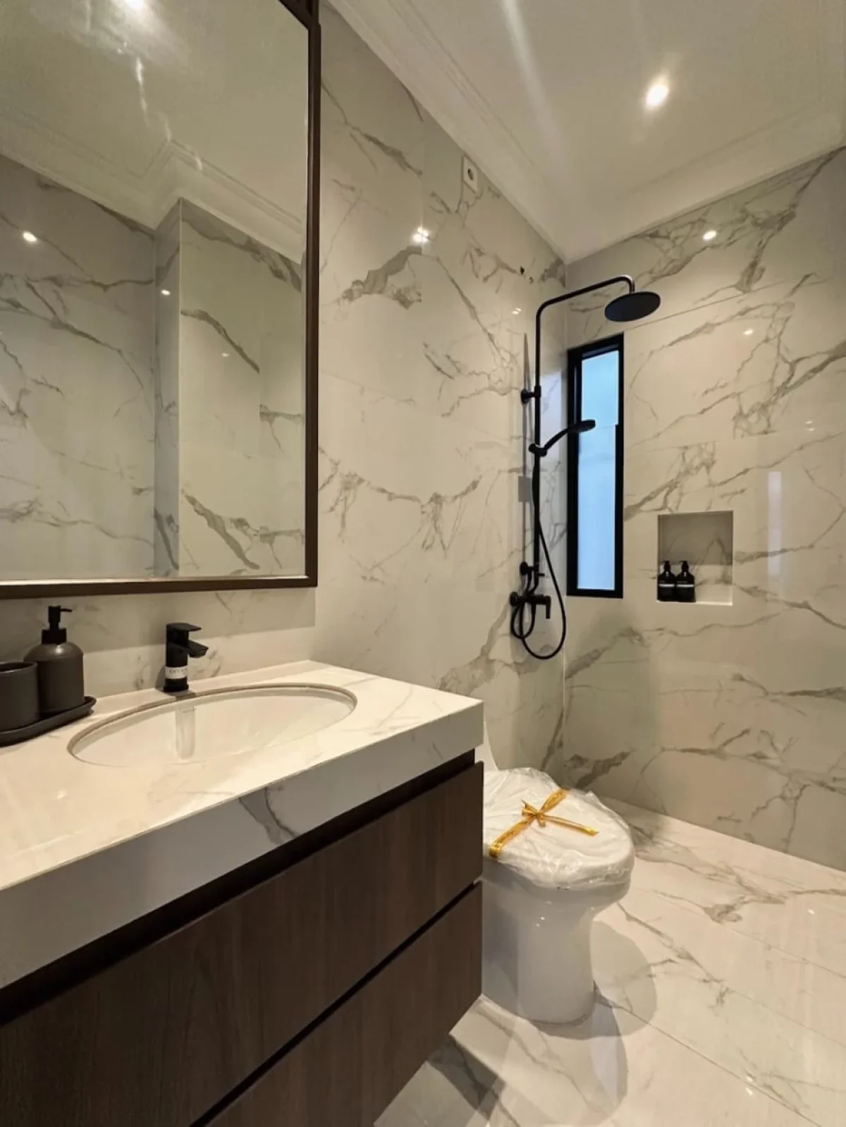 Rumah Elite American Style di Mansion Nine Tipe Carla, Lokasi Strategis Dekat Unesa Surabaya - Galeri 9