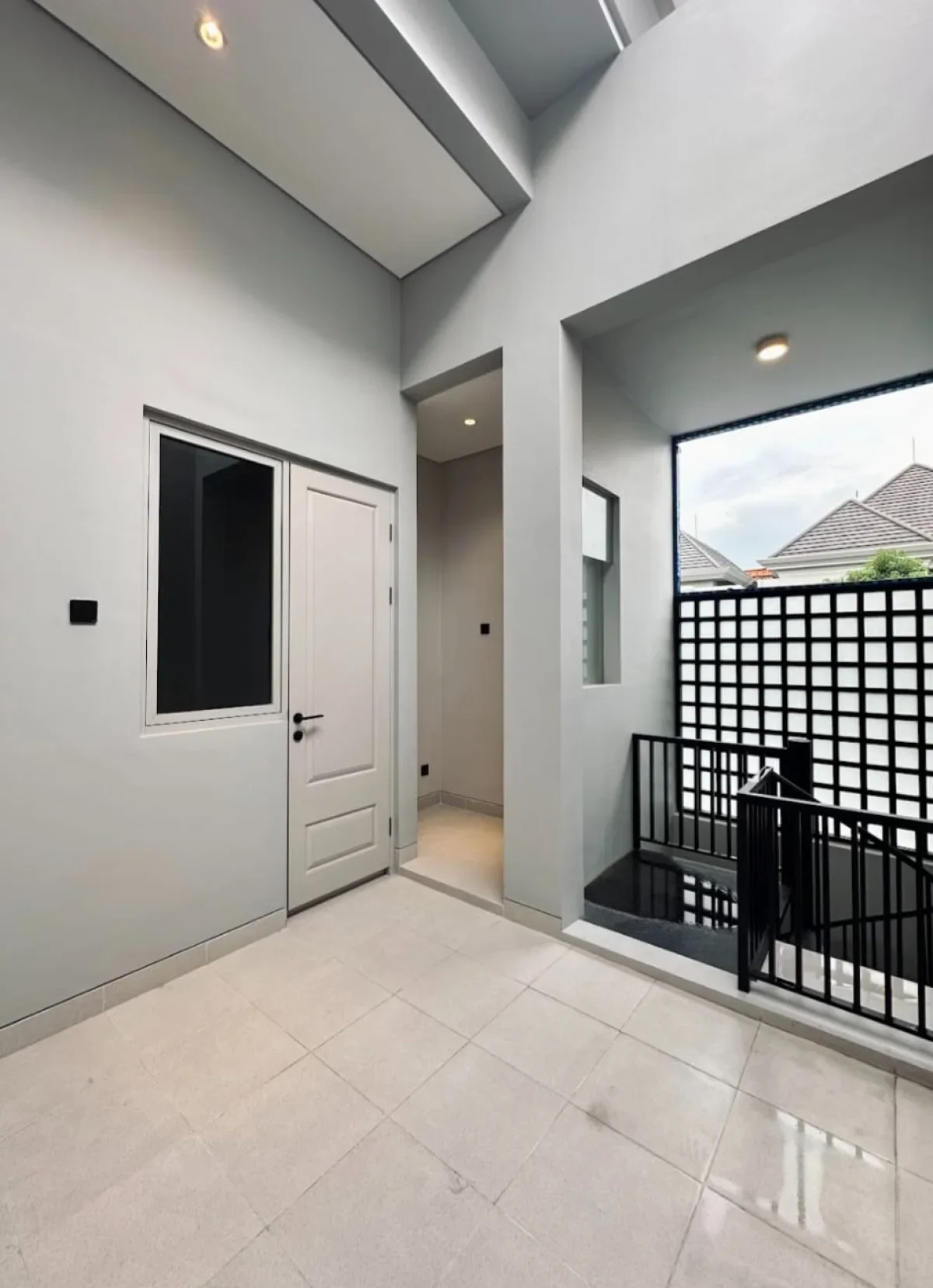 Rumah Classic Modern di Pakuwon Indah tipe Gerald - dekat Pakuwon Mall - Galeri 11