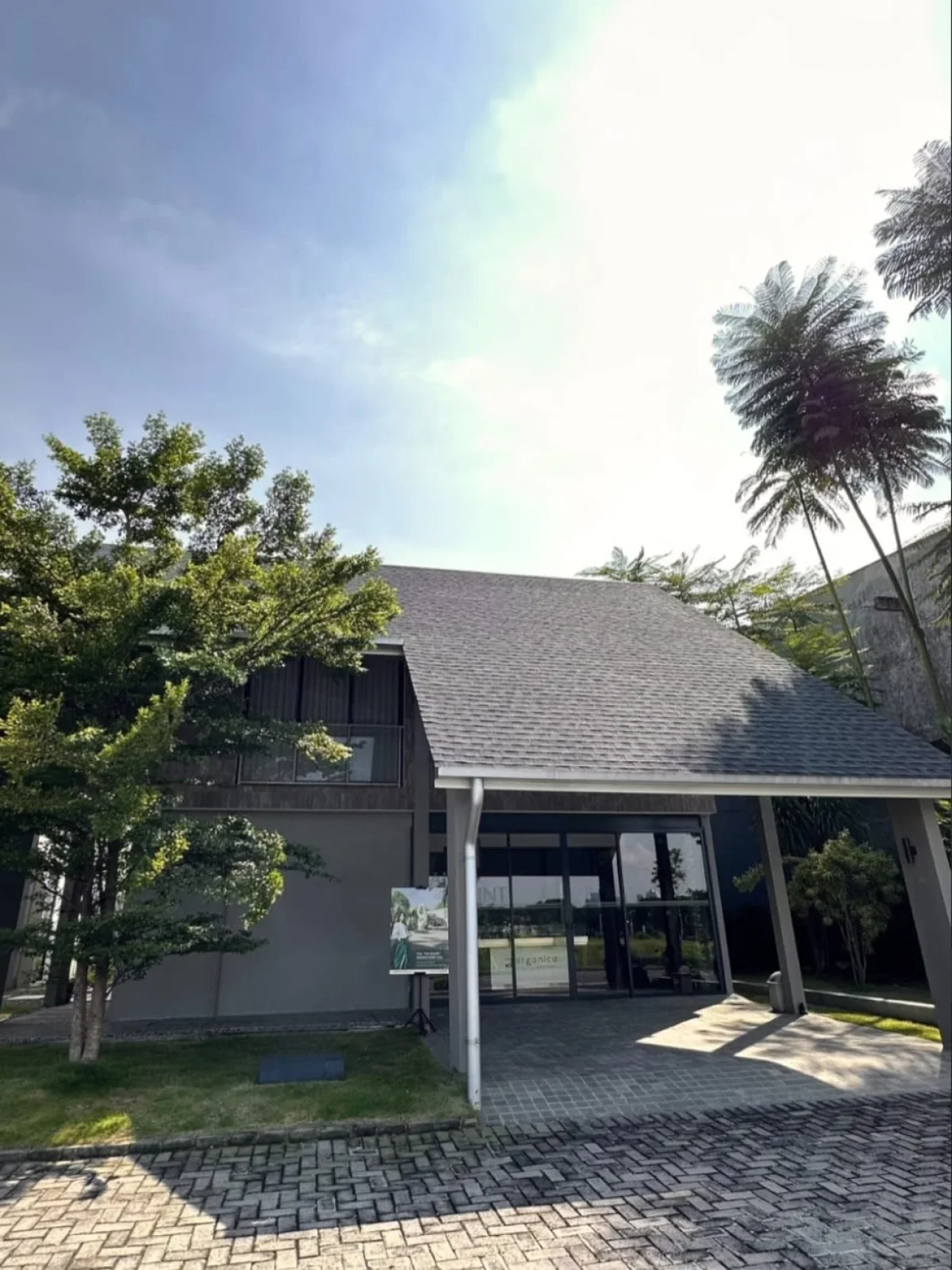 Rumah Classic Surabaya Royal Residence tipe Margaret area Lontar - Hunian Strategis