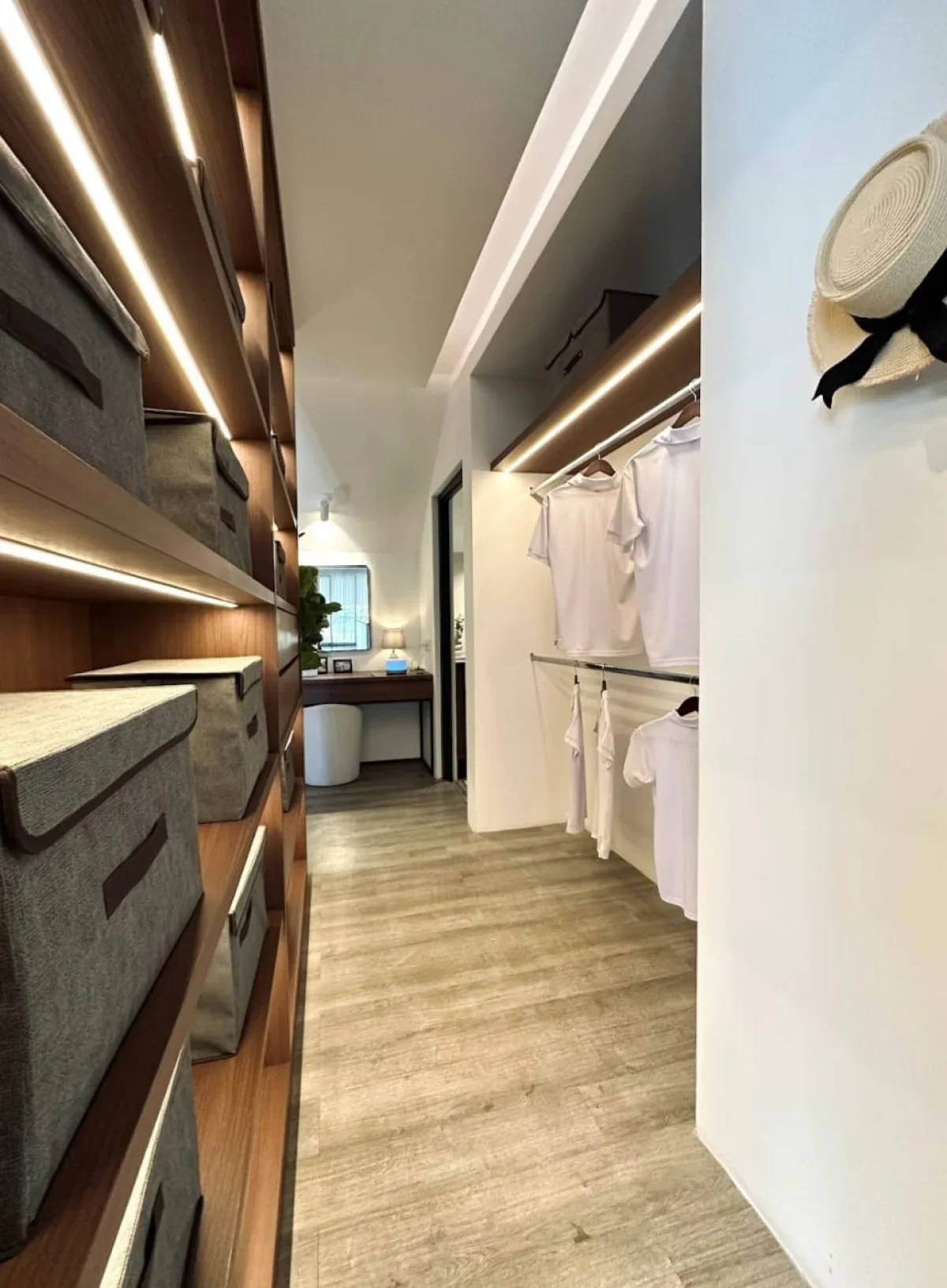 Rumah Classic Surabaya Royal Residence tipe Margaret area Lontar - Hunian Strategis - Galeri 12