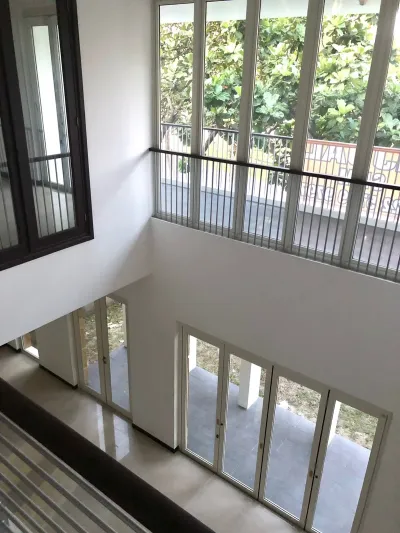 Rumah Mewah Diamond Hill – Like New, Second Rasa Baru - Surabaya Barat  - Galeri 7