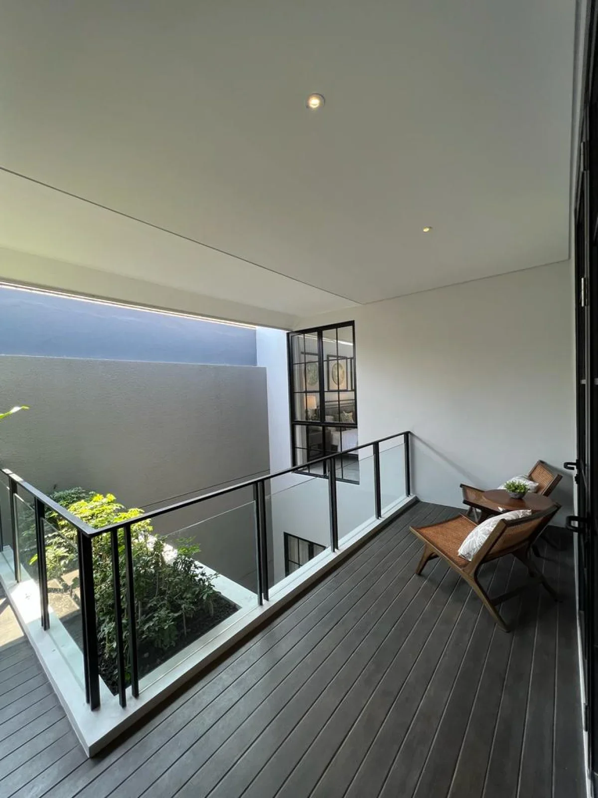 Rumah Mewah Eastwood Aquamarine + Lift – Desain Elegan & Modern - Surabaya Barat  - Galeri 6