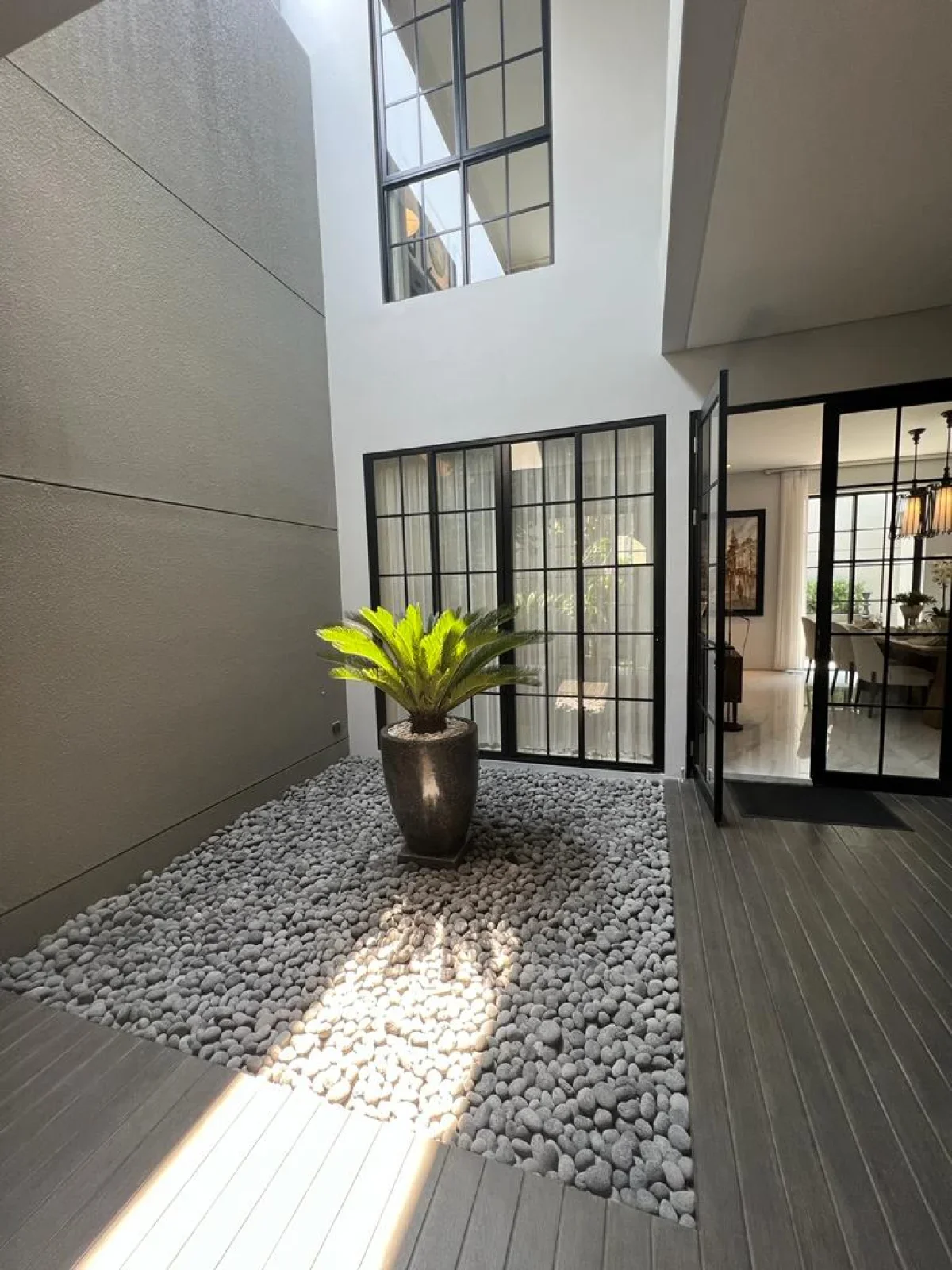 Rumah Mewah Eastwood Aquamarine + Lift – Desain Elegan & Modern - Surabaya Barat  - Galeri 10