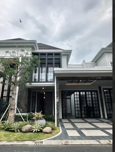 Rumah Modern Pakuwon Indah Surabaya tipe Greta - Belvedere Grand Golf dekat Pakuwon Mall - Galeri 1