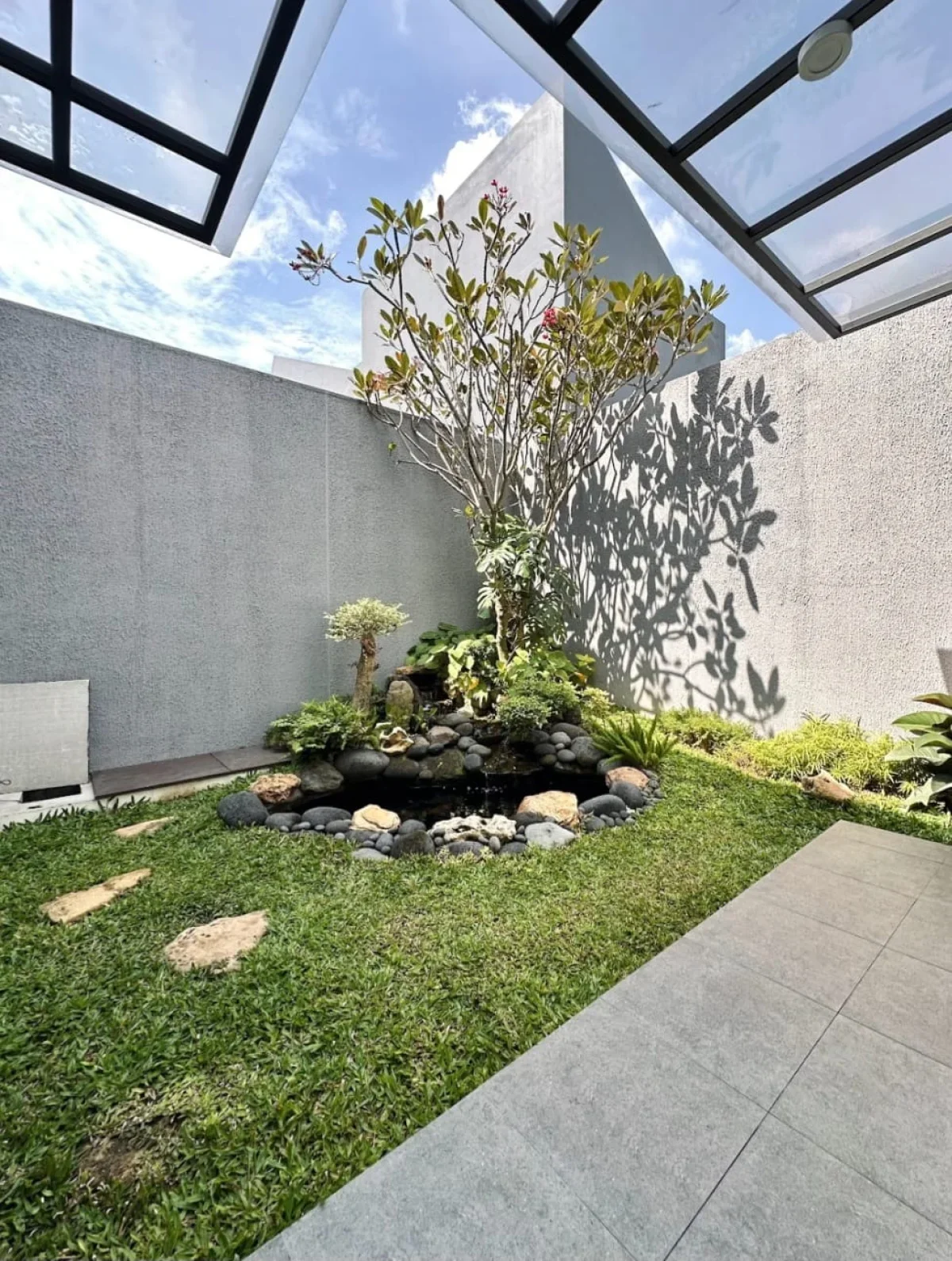 Rumah Minimalis Modern Graha Natura tipe IlLona Surabaya Barat - Galeri 5