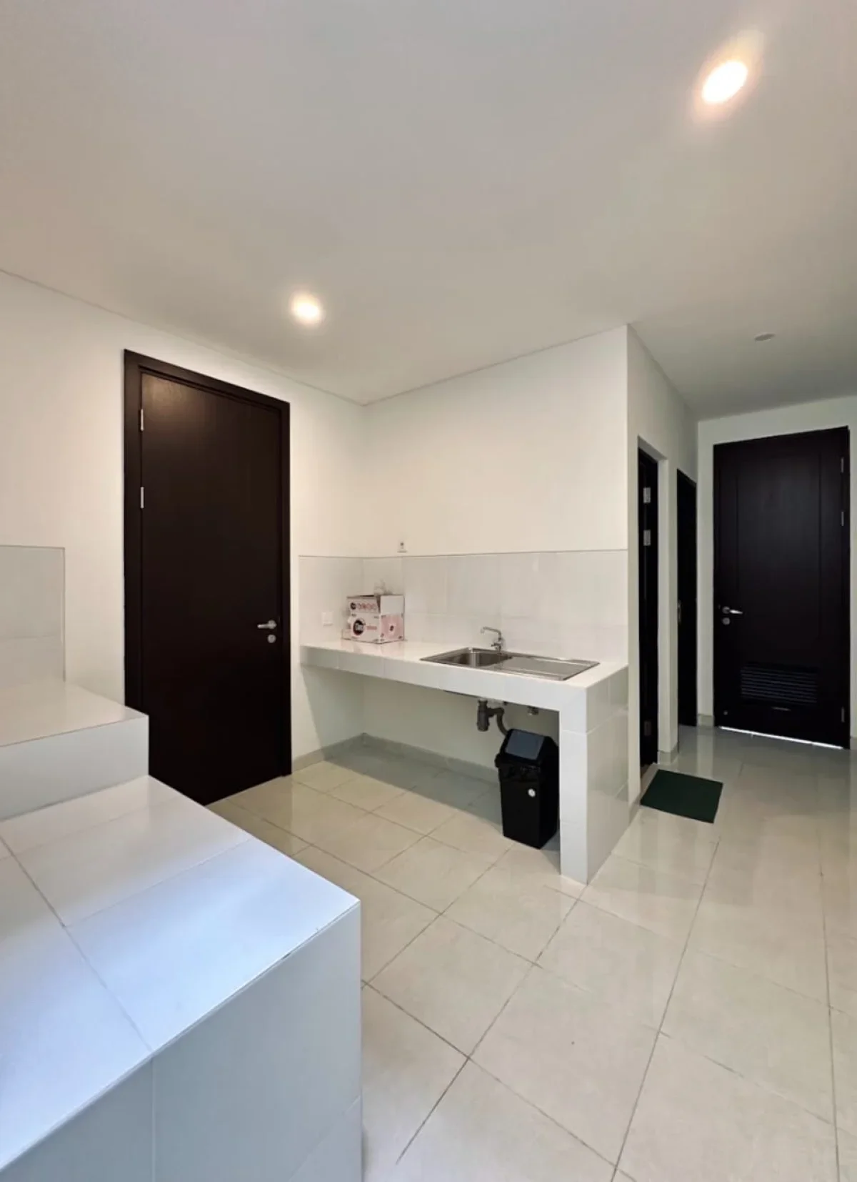 Rumah Minimalis Modern Graha Natura tipe IlLona Surabaya Barat - Galeri 9