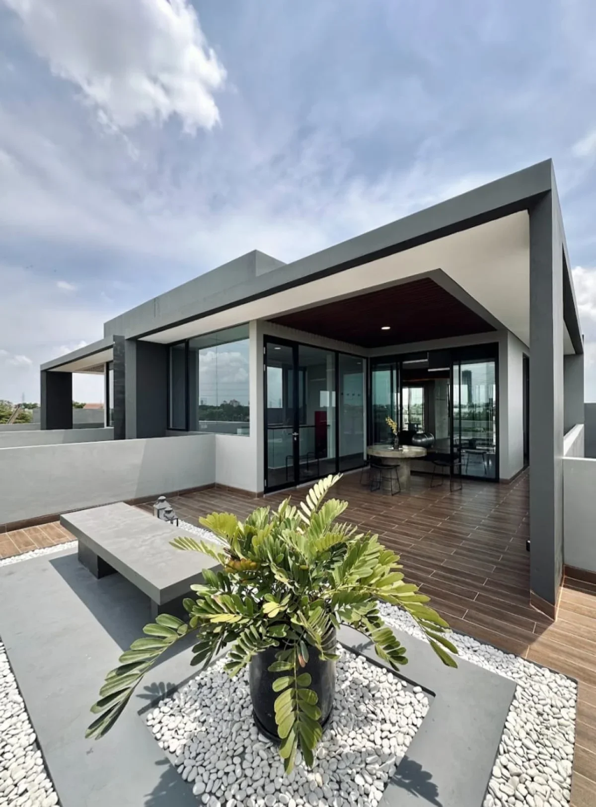 Rumah Modern GreenLake tipe Vianza Surabaya Barat - Galeri 15