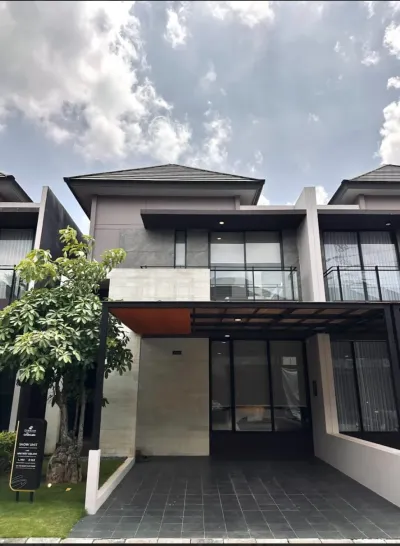 Rumah New Modern GreenLake Whitney Deluxe - Surabaya Barat - Hunian Elite Cocok untuk Keluarga Modern - Galeri 1