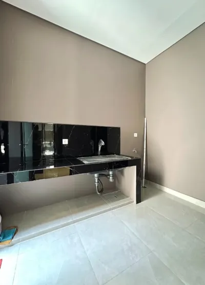 Rumah New Modern GreenLake Whitney Deluxe - Surabaya Barat - Hunian Elite Cocok untuk Keluarga Modern - Galeri 6