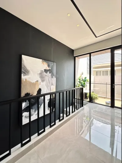 Rumah New Modern GreenLake Whitney Deluxe - Surabaya Barat - Hunian Elite Cocok untuk Keluarga Modern - Galeri 7