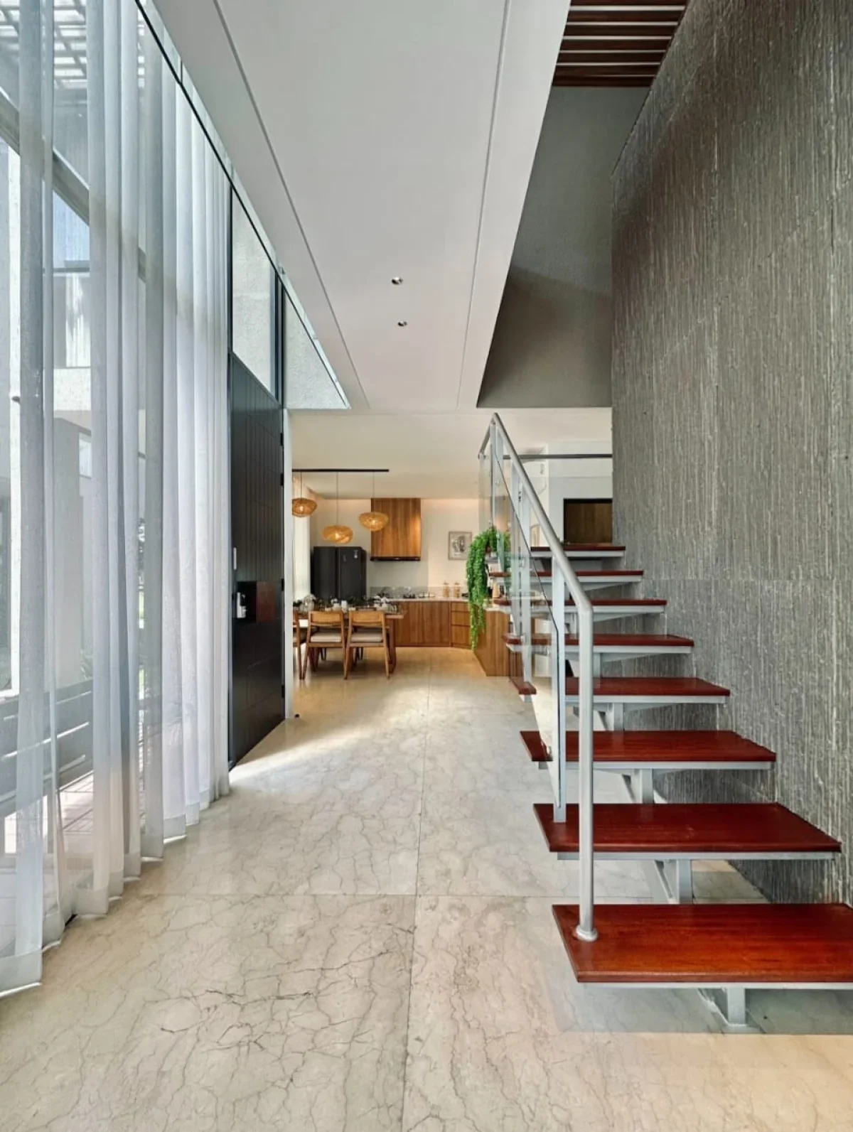 Rumah Nyaman & Elegan di Royal Residence Tipe Marela Surabaya Barat - dekat Tol Gunung Sari - Galeri 4