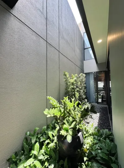 Hunian Modern Luas di GreenLake Verdela Deluxe - 2 Lantai Surabaya CitraLand  - Galeri 4
