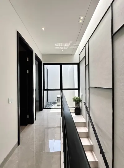 Hunian Modern Luas di GreenLake Verdela Deluxe - 2 Lantai Surabaya CitraLand  - Galeri 6