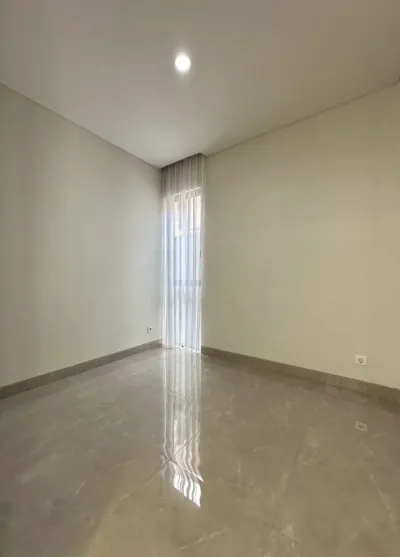 Hunian Modern Luas di GreenLake Verdela Deluxe - 2 Lantai Surabaya CitraLand  - Galeri 13
