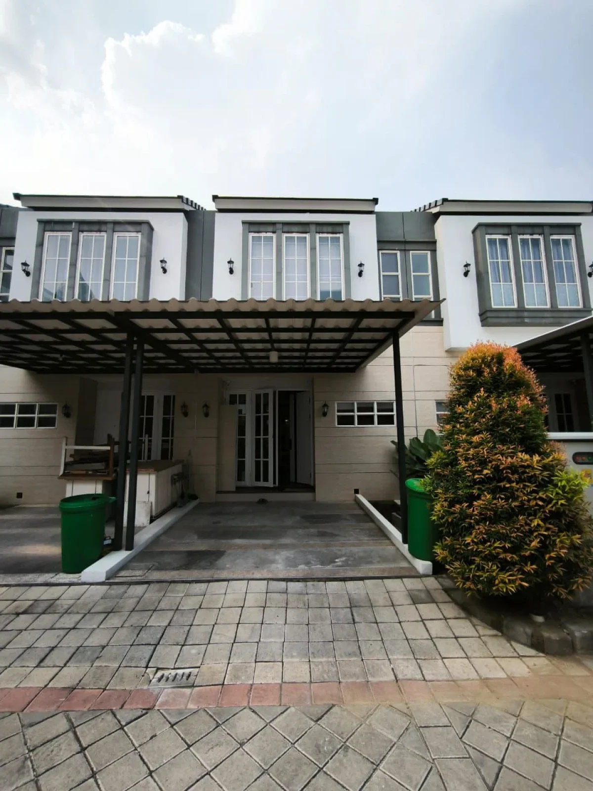 Rumah Surabaya Wisata Bukit Mas Wiyung dekat Pakuwon Mall