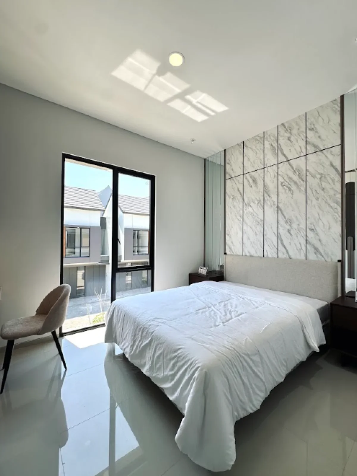 Unit Minimalis Eastern Spring Grand Eastern Surabaya Timur – Rumah Elegan & Modern   - Galeri 4